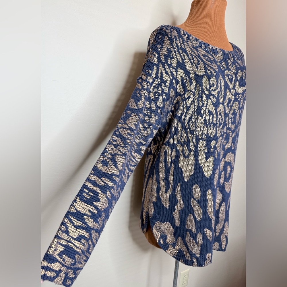 Chico’s Sophie Blue & Gold Foil Shine Pullover Sweater Animal Print Size 2 Large - Picture 2 of 8